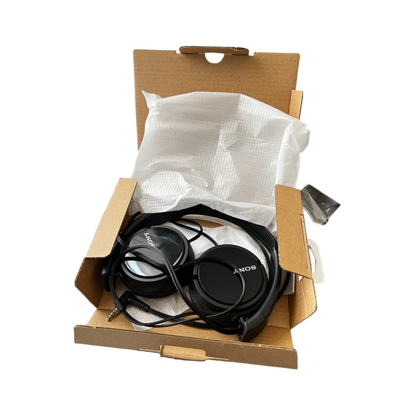 Sony MDRZX110 Monitor Headphones - Black NEW SEALED - Picture 3 of 3